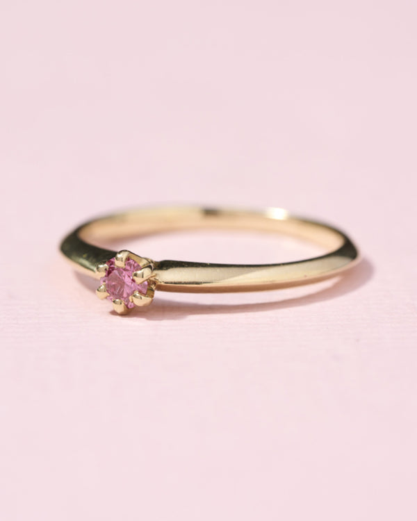 Ring met roze diamant