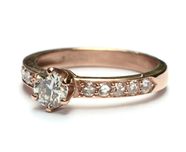 Rosegouden ring met diamanten
