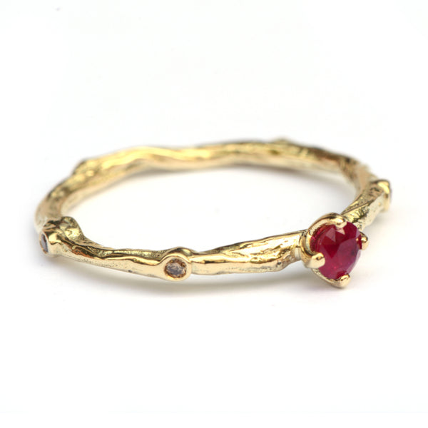 Ring Talia met robijn en bruine diamantjes