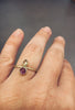 Ring met antieke roosdiamant en robijn