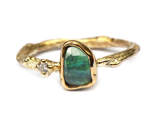 Ring met groene toermalijn en diamant
