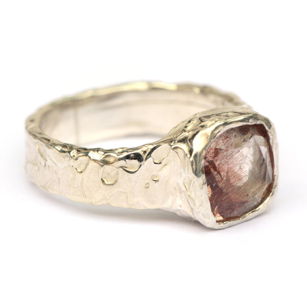 Ring met strawberry quartz