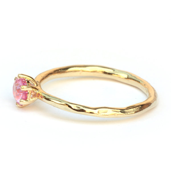 Ring met roze saffier