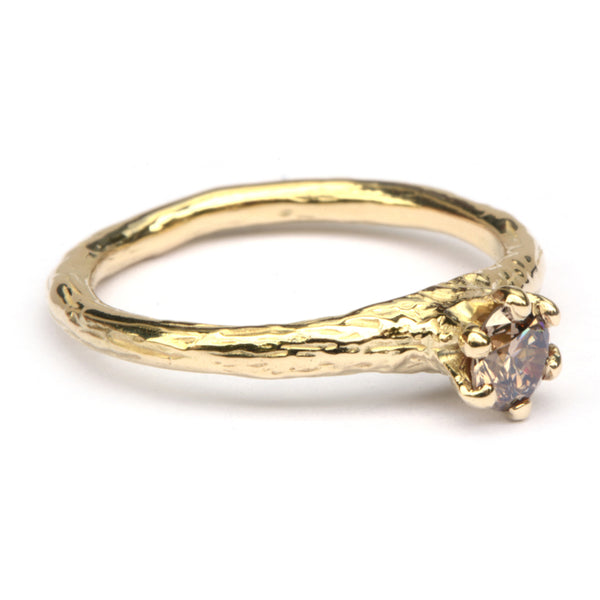 Ring met cinnamon diamant