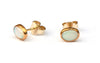 Gouden oorstekers met opalen