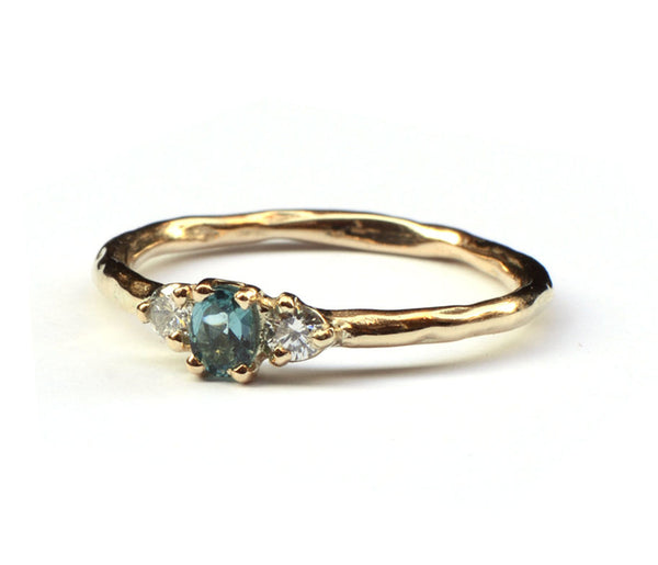 Verlovingsring met groene toermalijn en diamant