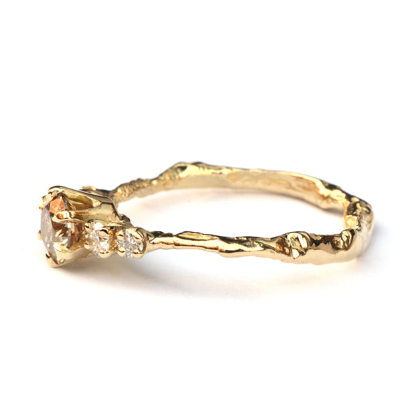 Grillige verlovingsring met diamanten