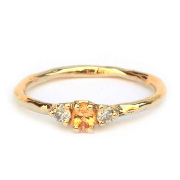Ring met amberkleurige saffier