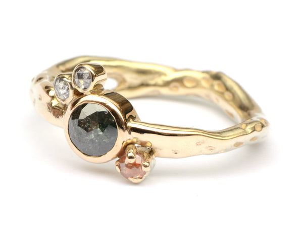Koraalring met diamantcluster