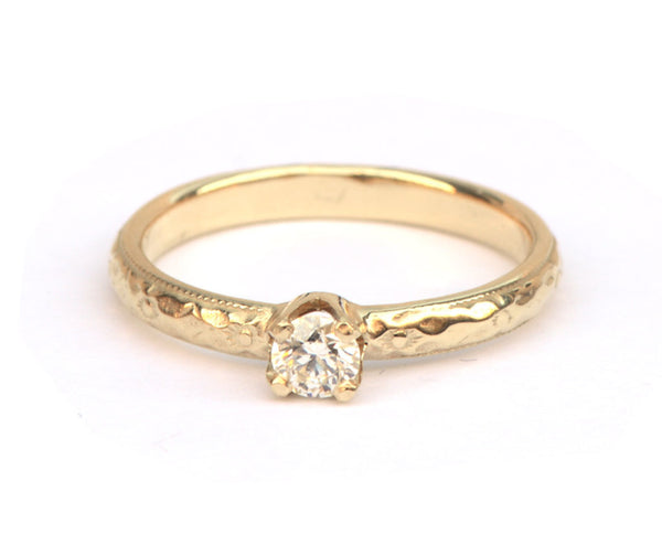 Ring met art deco motief en diamant