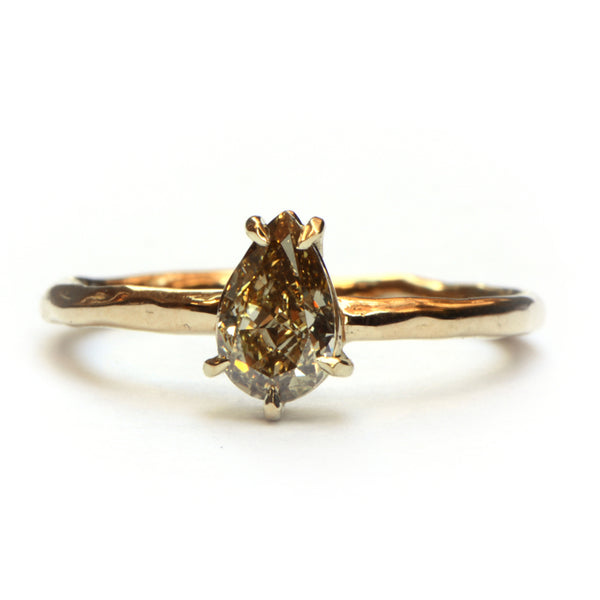 Ring met champagne diamant
