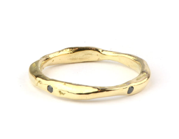 Mannentrouwring met zwarte diamanten