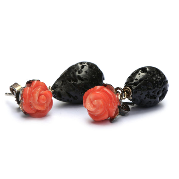 Oorsieraden met koraal en lava