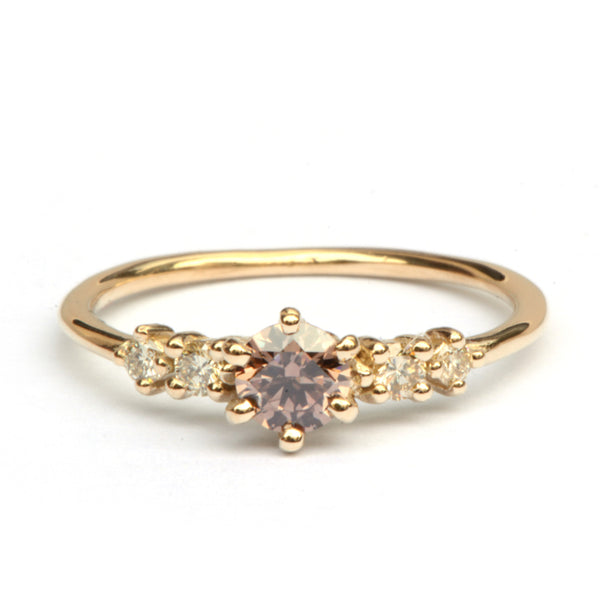 Verlovingsring met reddish brown diamant