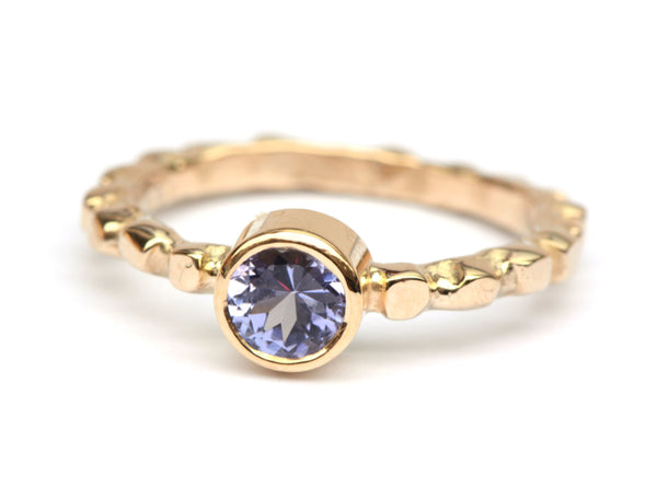 Stoere ring met tanzaniet