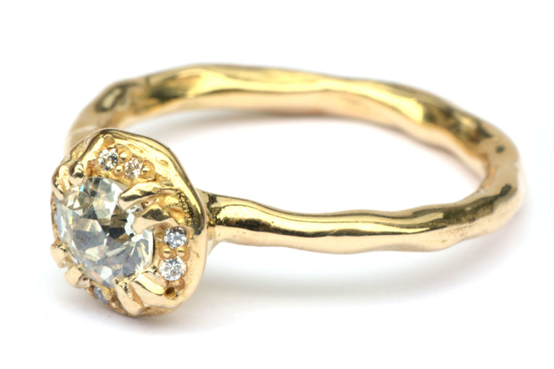 Ring met antieke bolsjewiek diamant