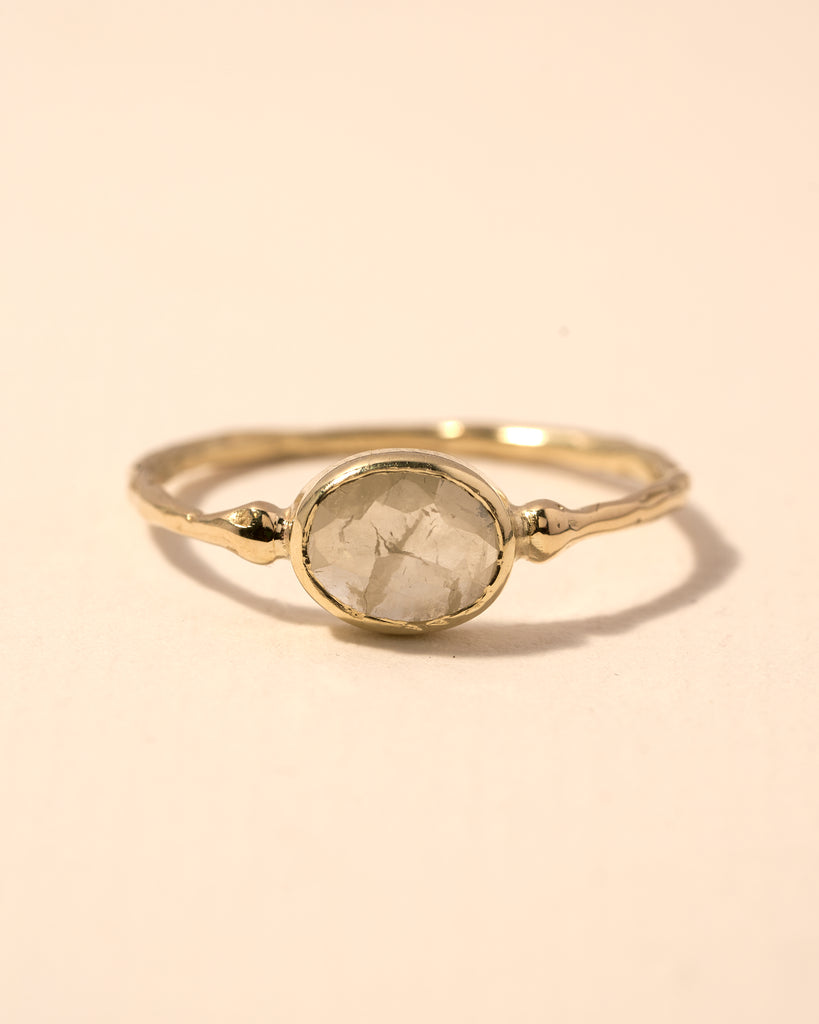Ring met ovale icediamant