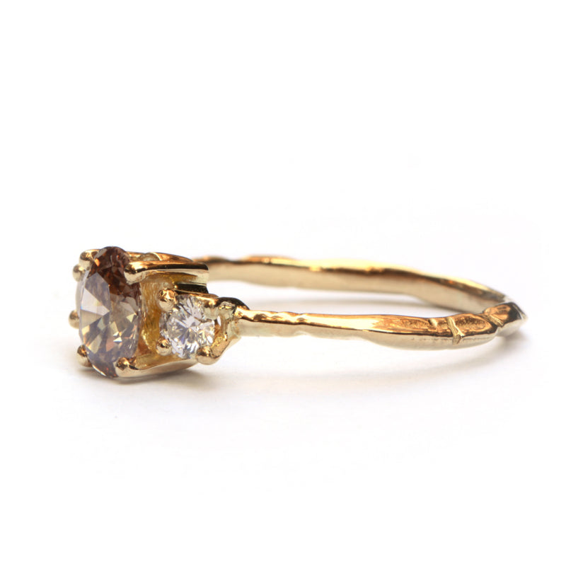 Ring Nalda met grote natural brown diamant