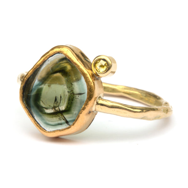Ring met groene toermalijnplak