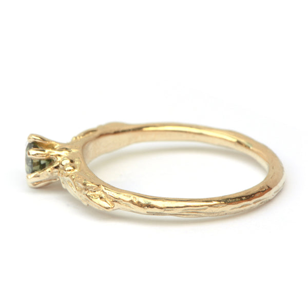 Ring Amélie met groene diamant