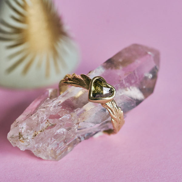 Ring met diamanten hart