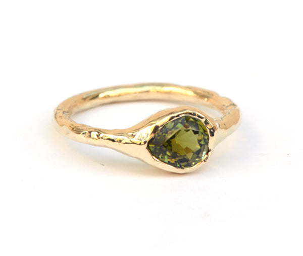 Stoere ring met groene toermalijn