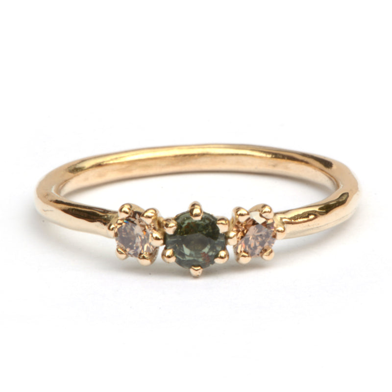 Cleo ring met groene saffier en bruine diamanten