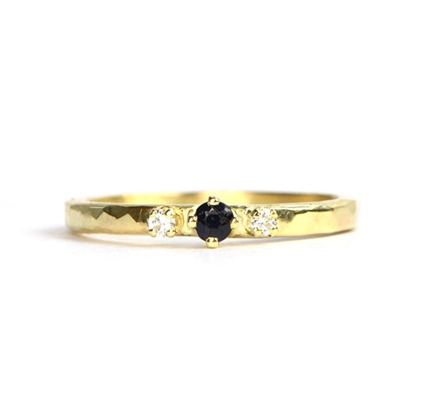 Trouwring met saffier en diamant