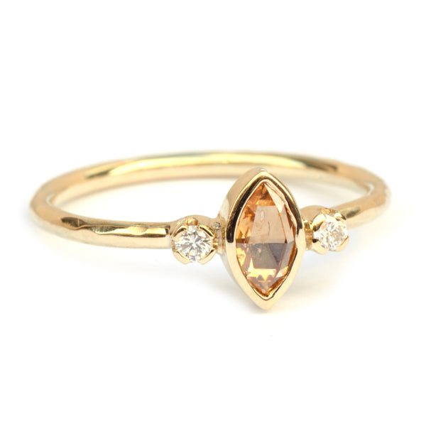 Verlovingsring met marquise diamant