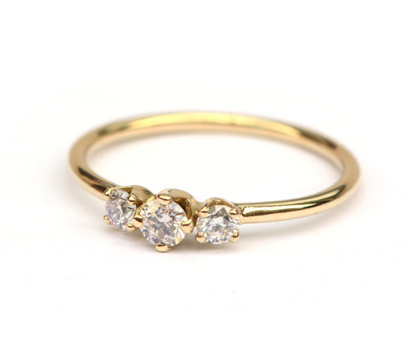 Ring met drie natural light pink diamanten