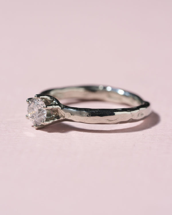 Witgouden ring met diamant