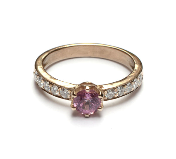 Ring Marilyn met roze saffier