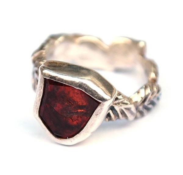 Ring met blaadjes en roze tourmalijn