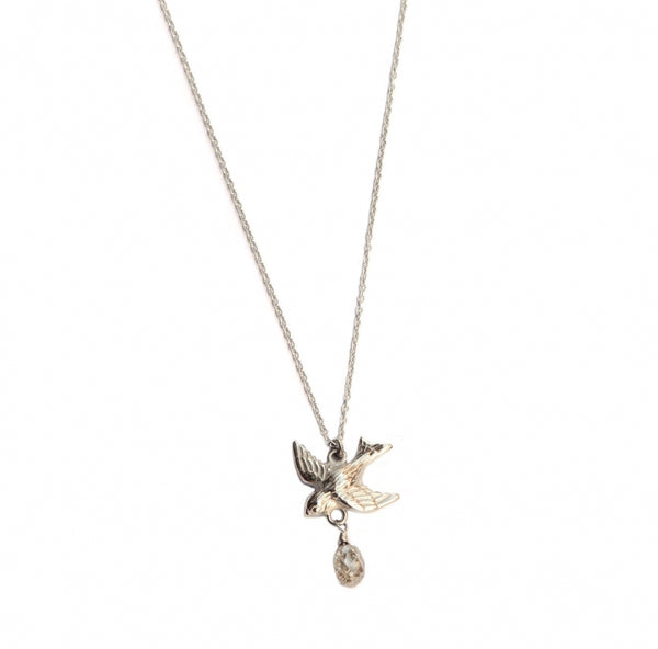 Witgouden collier met zwaluw