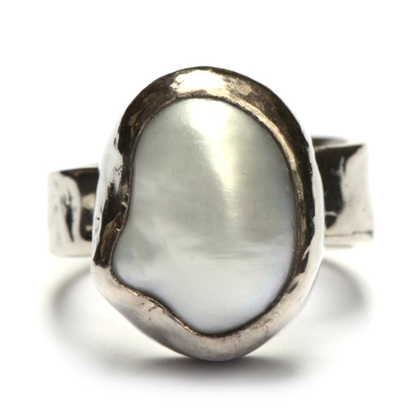 Zilveren ring met grote parel