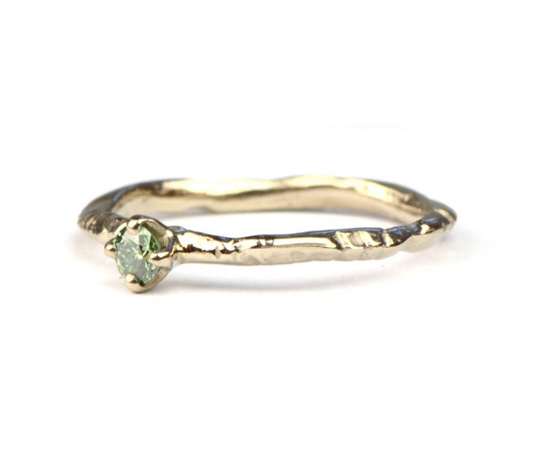 Verlovingsring met groene diamant in witgoud
