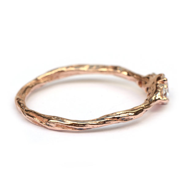 Ring Amy in roodgoud met drie diamanten
