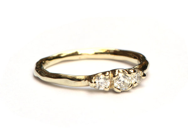 Ring met drie diamanten
