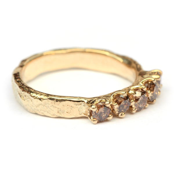 Robuuste ring met vijf bruine diamanten