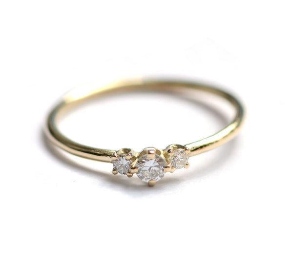 Ring met drie diamanten voor A.