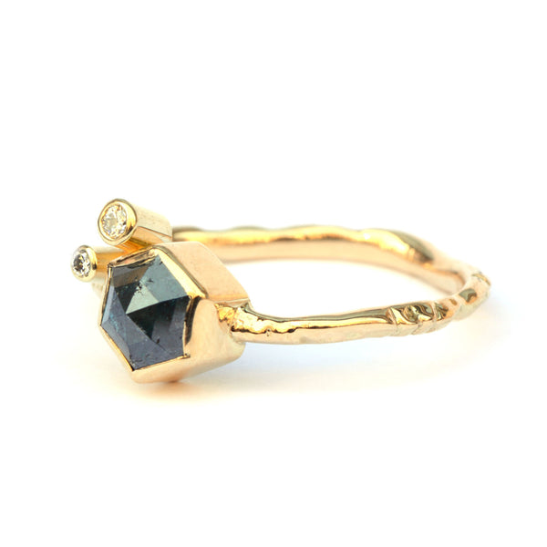 Ring met hexagon diamant