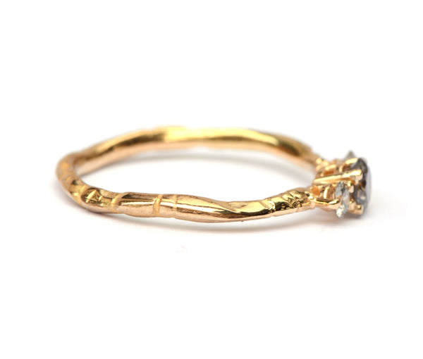 Ring met natural grey diamanten