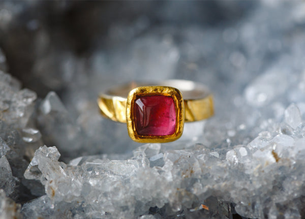 Ring bekleed met goud met roze tourmalijn