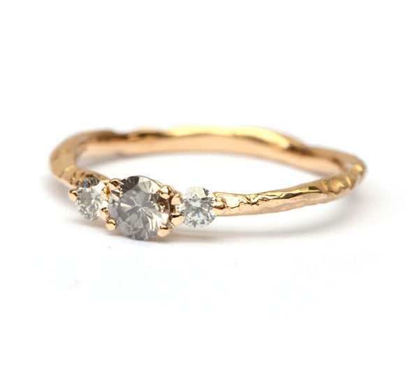 Ring met natural grey diamanten