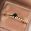 Ring met groene diamant