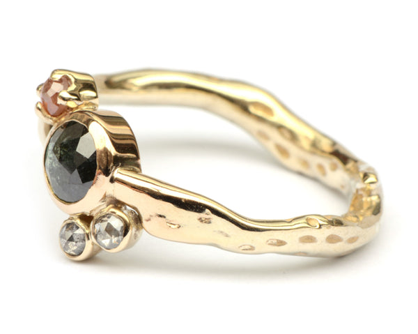 Koraalring met diamantcluster