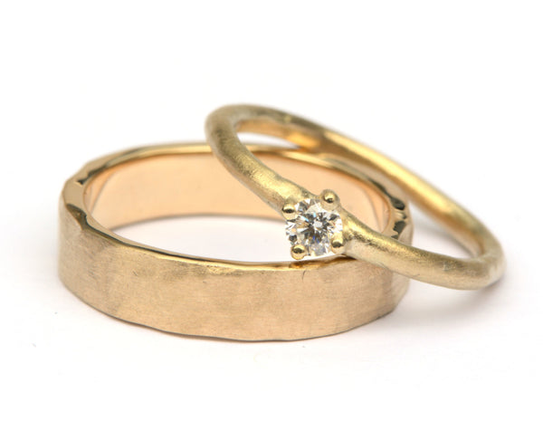 Moderne trouwringenset met diamant