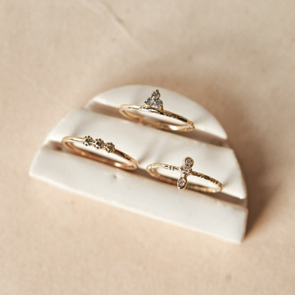 Stackring met drie salt & pepper diamantjes