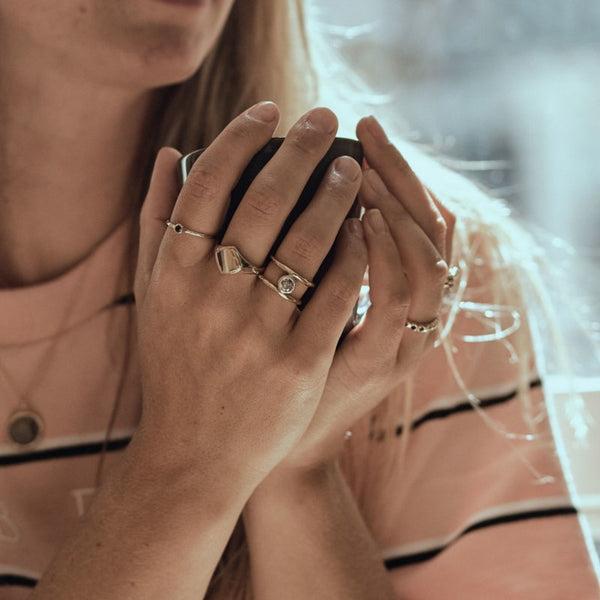 Dubbele ring met ronde salt & pepper diamant