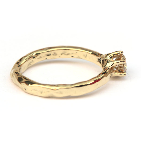 Ring met fancy diamant